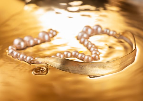 Bamboe choker 18 kt geel goud met parels, rose goud, palladium