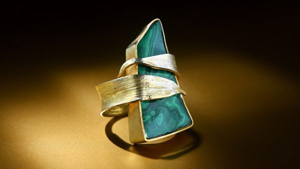 Bamboe ring met malachiet, 18 kt goud, rose goud en palladium